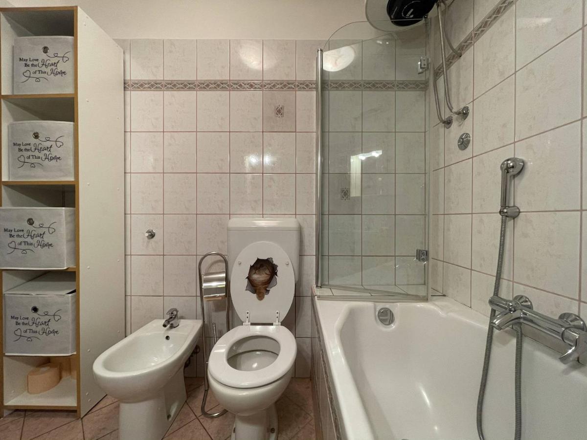 Apartment Malu Pola Esterno foto
